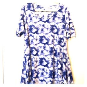 LuLaRoe Perfect t-shirt, NWOT